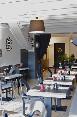 Restaurant ou autre lieu de restauration dans l'établissement Hôtel De Paris