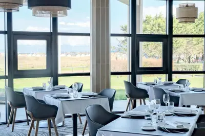 Restaurant ou autre lieu de restauration dans l'établissement Thalazur Ouistreham - Hôtel & Spa