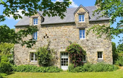 Jardin de l'établissement 4 Bedroom Cozy Home In Monthuchon