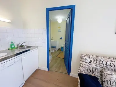 Cuisine ou kitchenette dans l'établissement Appartement T2 avec ascenseur, hypercentre, à 50m de la plage, WIFI, TV connectée, linge en option - FR-1-361-4