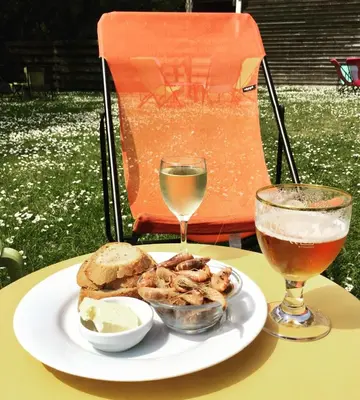 Nourriture dans l'hôtel ou à proximité