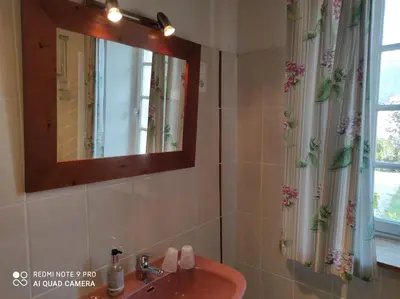 Salle de bains dans l'établissement Ferme de Savigny