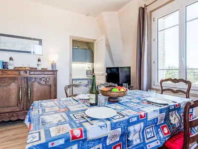 Télévision ou salle de divertissement dans l'établissement Apartment Le Caneton-4 by Interhome