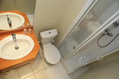 Salle de bains dans l'établissement La Consigne Caen Gare SNCF Centre