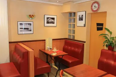 Coin salon dans l'établissement La Consigne Caen Gare SNCF Centre