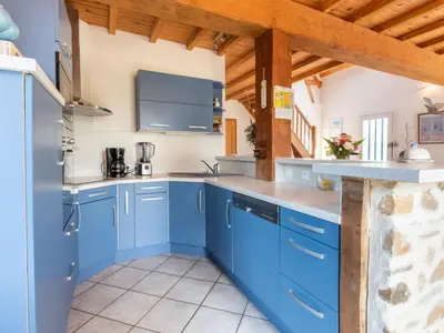 Cuisine ou kitchenette dans l'établissement Holiday Home Les Mouettes by Interhome