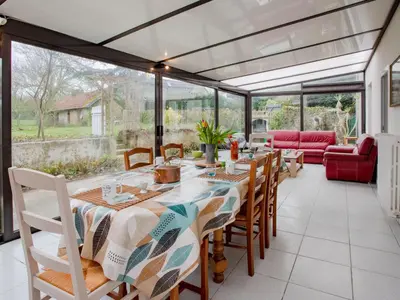 Coin salon dans l'établissement Holiday Home Les Mésanges by Interhome