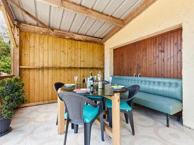 Coin salon dans l'établissement Holiday Home Entre mer et campagne 3 by Interhome