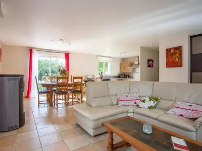 Coin salon dans l'établissement Holiday Home Clos d'Amont by Interhome