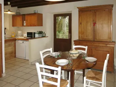 Cuisine ou kitchenette dans l'établissement Holiday Home La Bedelle by Interhome
