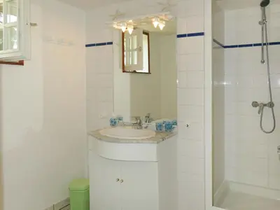 Salle de bains dans l'établissement Holiday Home La Chevalerie by Interhome