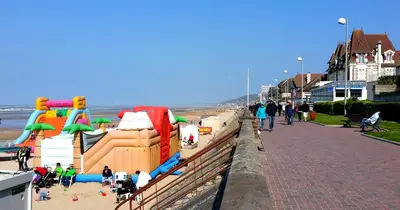 Enfants séjournant dans l'établissement BEL Appartement jolie vue Mer