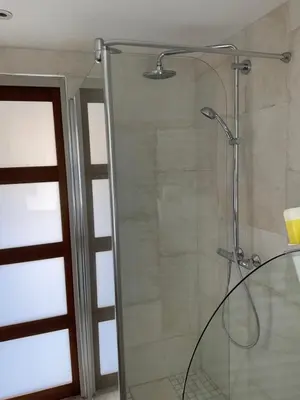 Salle de bains dans l'établissement La Berlue Bayeux