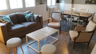 Coin salon dans l'établissement la maison du postier