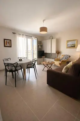 Cuisine ou kitchenette dans l'établissement Belle Brise - Cozy apartment in city center