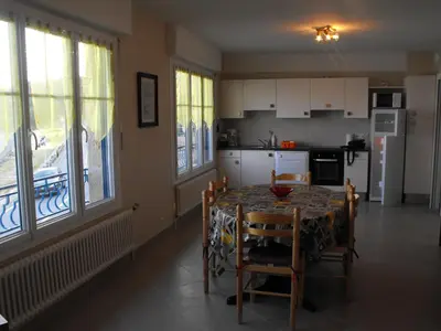 Cuisine ou kitchenette dans l'établissement Au gite des viviers de la houle