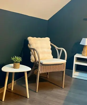 Coin salon dans l'établissement Le Relais de la Hardiesse 6km Mont St Michel - Chambres d'hôtes et gites