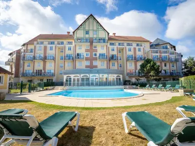 Piscine de l'établissement Apartment Port Guillaume-15 by Interhome ou située à proximité