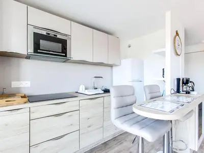 Cuisine ou kitchenette dans l'établissement Apartment Port Guillaume-15 by Interhome