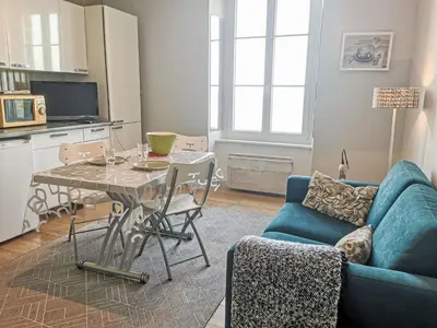 Cuisine ou kitchenette dans l'établissement Studio L'Abri des Flots by Interhome