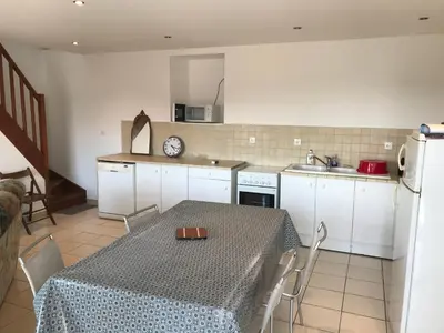 Cuisine ou kitchenette dans l'établissement Ferme de la roque