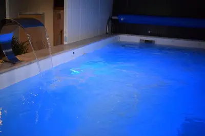 Piscine de l'établissement Gite 5 pers avec 2h espace bien-être privatisé inclus dans le prix de la nuit 80m2 de détente ou située à proximité