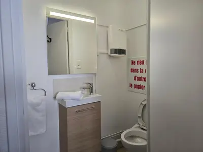 Salle de bains dans l'établissement Hotel le Saint Germain