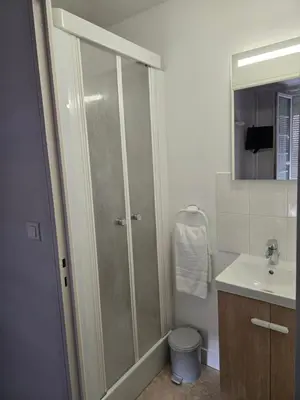 Salle de bains dans l'établissement Hotel le Saint Germain