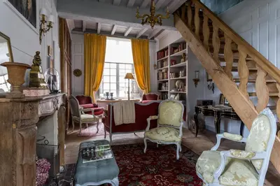 Coin salon dans l'établissement Hôtel Tanquerey de La Rochaisière
