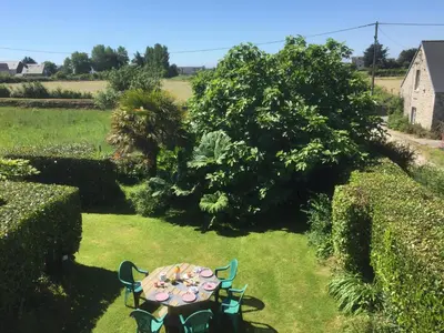 Jardin de l'établissement Le Pressoir de la Gervaiserie - 300m de la plage