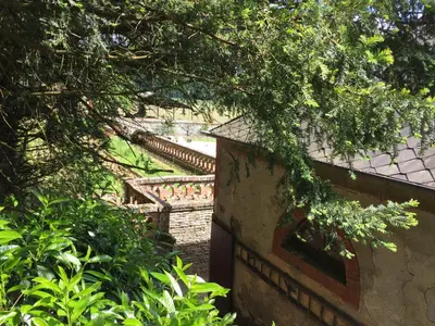 Jardin de l'établissement Gîte Les Ecuries du Manoir de Bénédicte