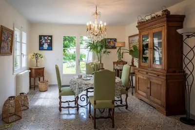 Coin salon dans l'établissement Le Petit Matin