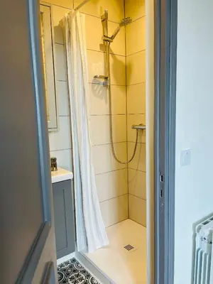 Salle de bains dans l'établissement Appartement cosy bord de mer