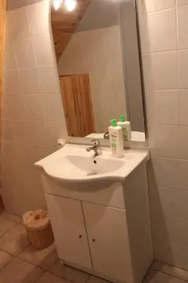 Salle de bains dans l'établissement chevrerie de la huberdiere