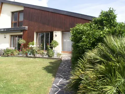 Jardin de l'établissement chambre normande