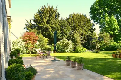 Jardin de l'établissement Clos de Bellefontaine B&B