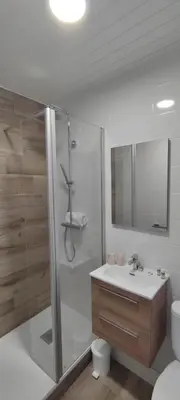 Salle de bains dans l'établissement Hotel Beau Rivage