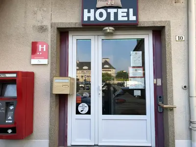 Certificat, récompense, panneau ou autre document affiché dans l'établissement Le petit poucet