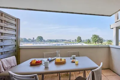 Balcon ou terrasse dans l'établissement Pierre & Vacances Résidence Le Chant des Oiseaux
