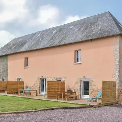 3 Bedroom Stunning Home In Sainteny