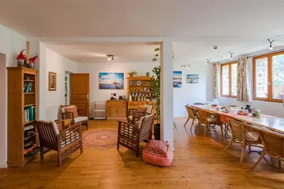 Coin salon dans l'établissement Normandy Inn