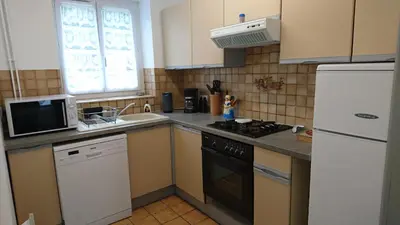 Cuisine ou kitchenette dans l'établissement Gîte chez Lili