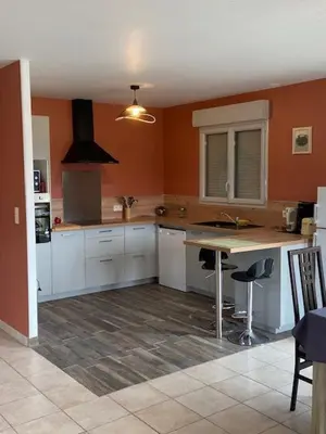 Cuisine ou kitchenette dans l'établissement lemarinel