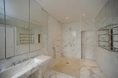 Salle de bains dans l'établissement Chateau de Canisy