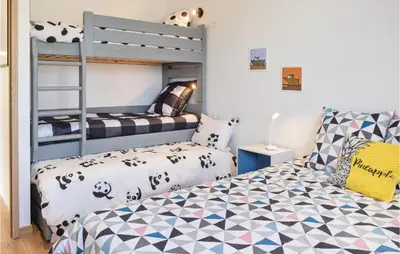 Un ou plusieurs lits dans un hébergement de l'établissement Gorgeous Home In Créances With Wifi