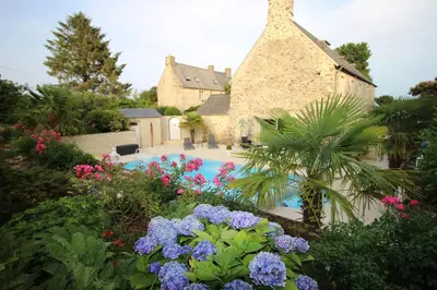 Piscine de l'établissement Le Domaine d'Etaville ou située à proximité