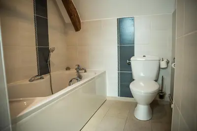 Salle de bains dans l'établissement Le Clos des Courtines - Meuvaines