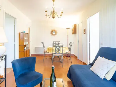 Coin salon dans l'établissement Apartment Résidence du Port-2 by Interhome