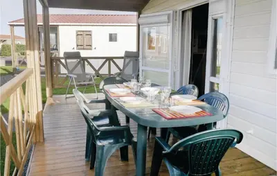 Balcon ou terrasse dans l'établissement Nice Home In Grandcamp Maisy With Wifi