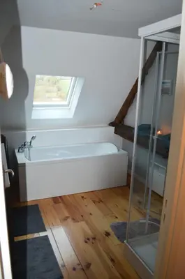 Salle de bains dans l'établissement Gîte de L'Hotel Mahey